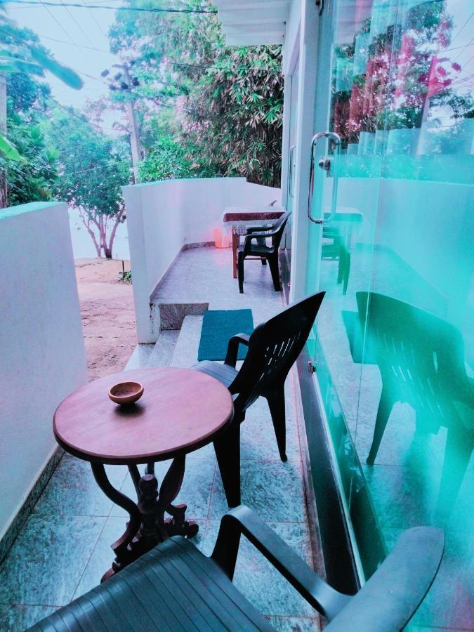 Sajana Ocean Hill Bed and Breakfast Mirissa Δωμάτιο φωτογραφία