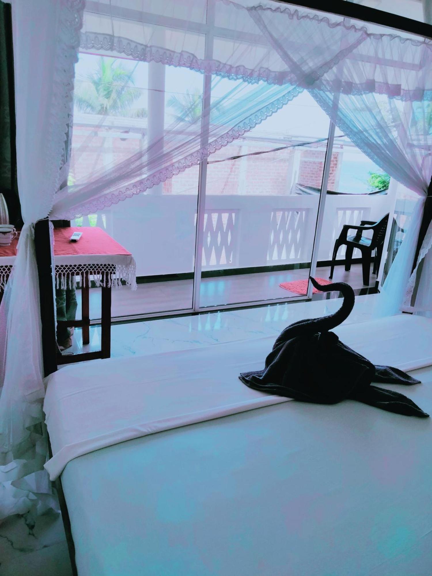 Sajana Ocean Hill Bed and Breakfast Mirissa Δωμάτιο φωτογραφία